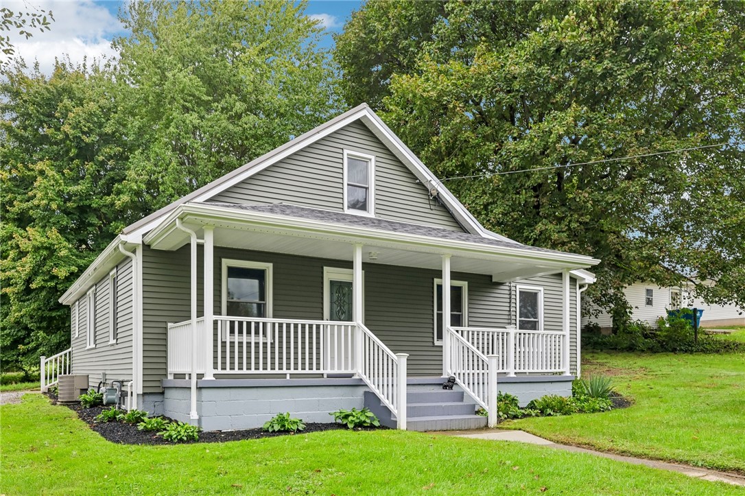 Exterior of 206 E Tempalena Ave, New Castle, PA 16102