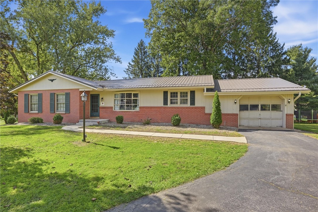Exterior of 8 Hemlock Dr, Greenville, PA 16125