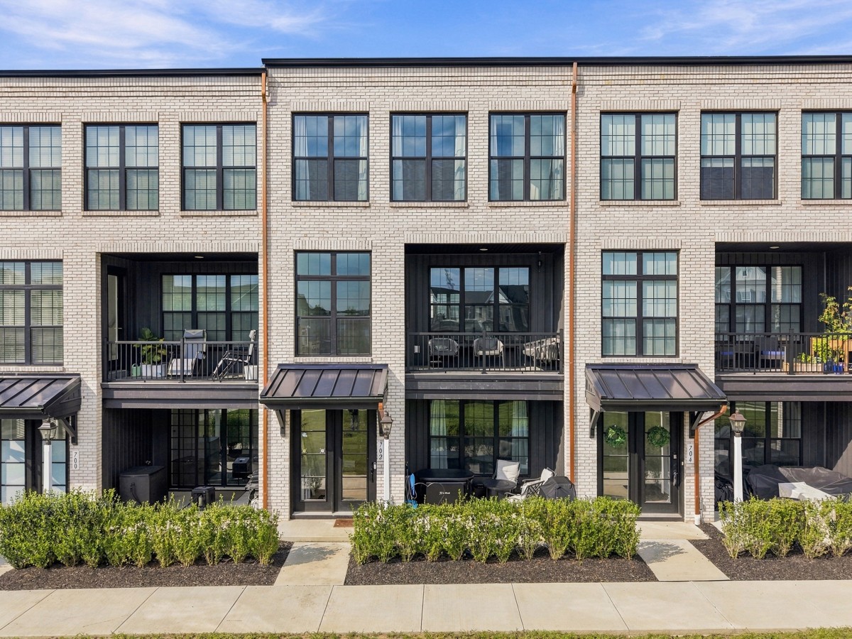 Exterior of 702 Nina Way, Cranberry Twp, PA 16066