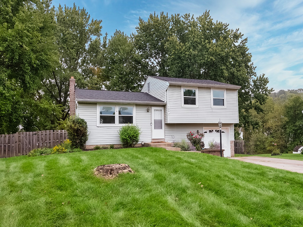 Exterior of 109 Fox Chase COURT, Cranberry Twp, PA 16066