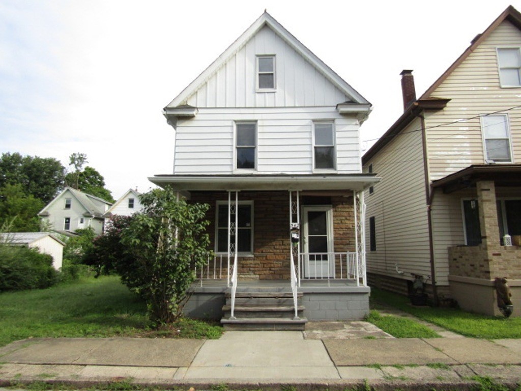 Exterior of 542 Virginia Ave, Butler, PA 16001