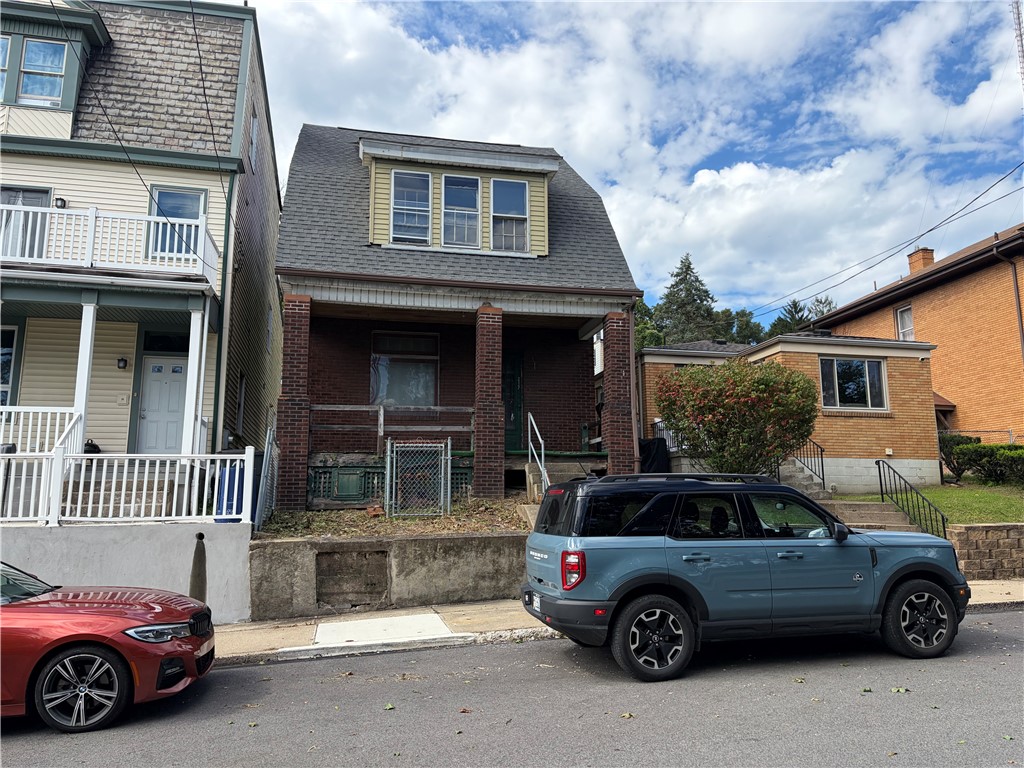 Exterior of 217 henderson, PA 15212
