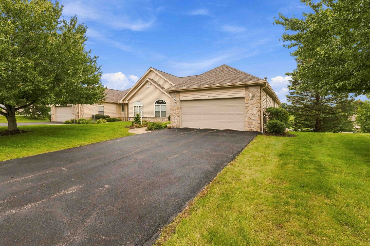 Exterior of 6085 Triple Crown CIRCLE, Greensburg, PA 15601