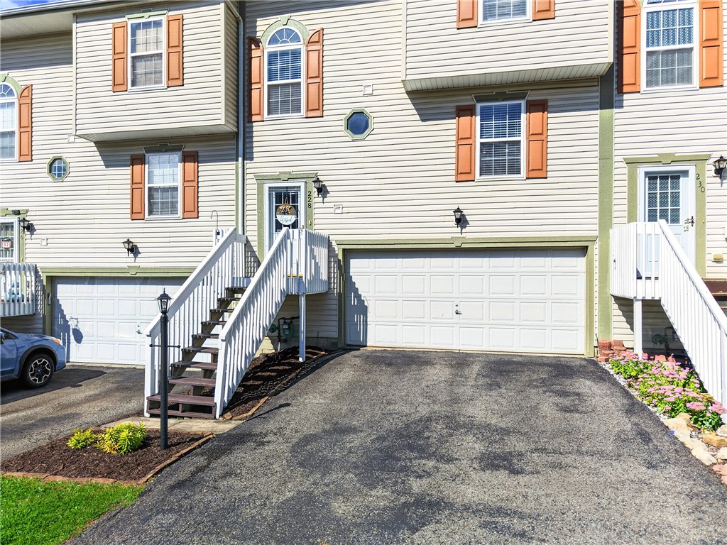 Exterior of 228 Scenic Hill, Carnegie, PA 15106