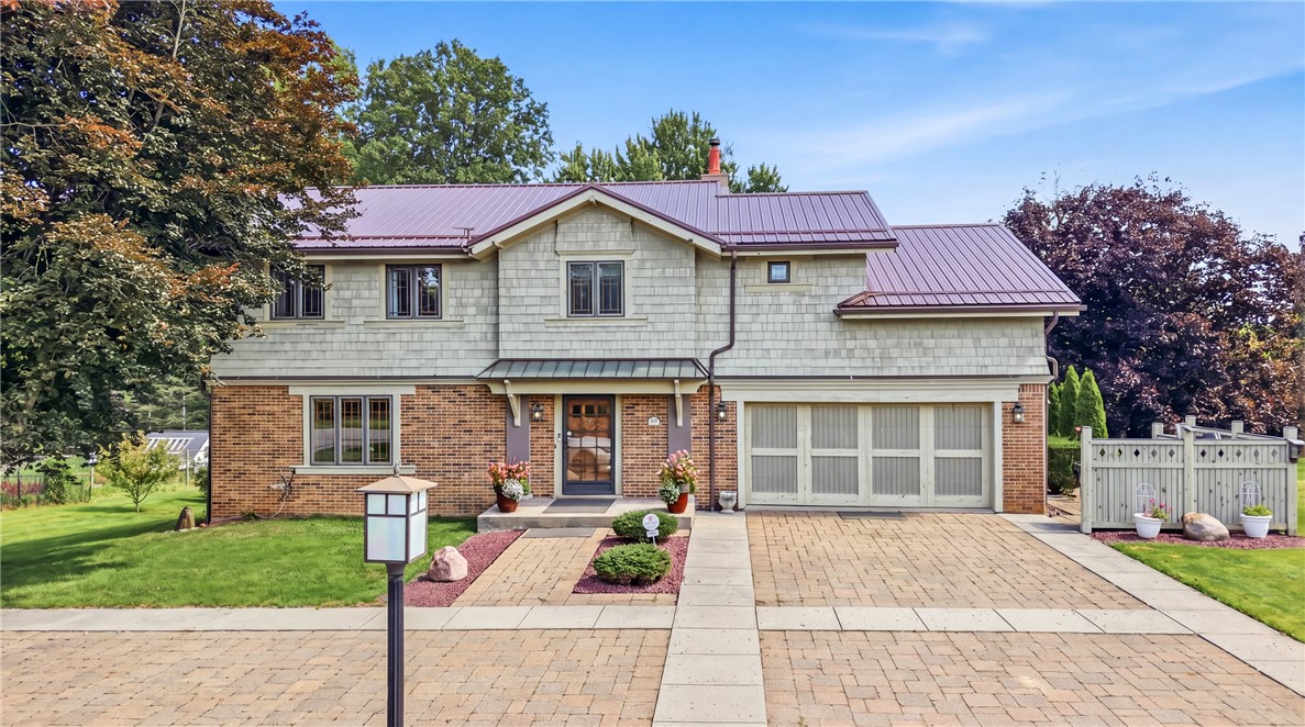 Exterior of 320 Robertson Rd, Hermitage, PA 16148