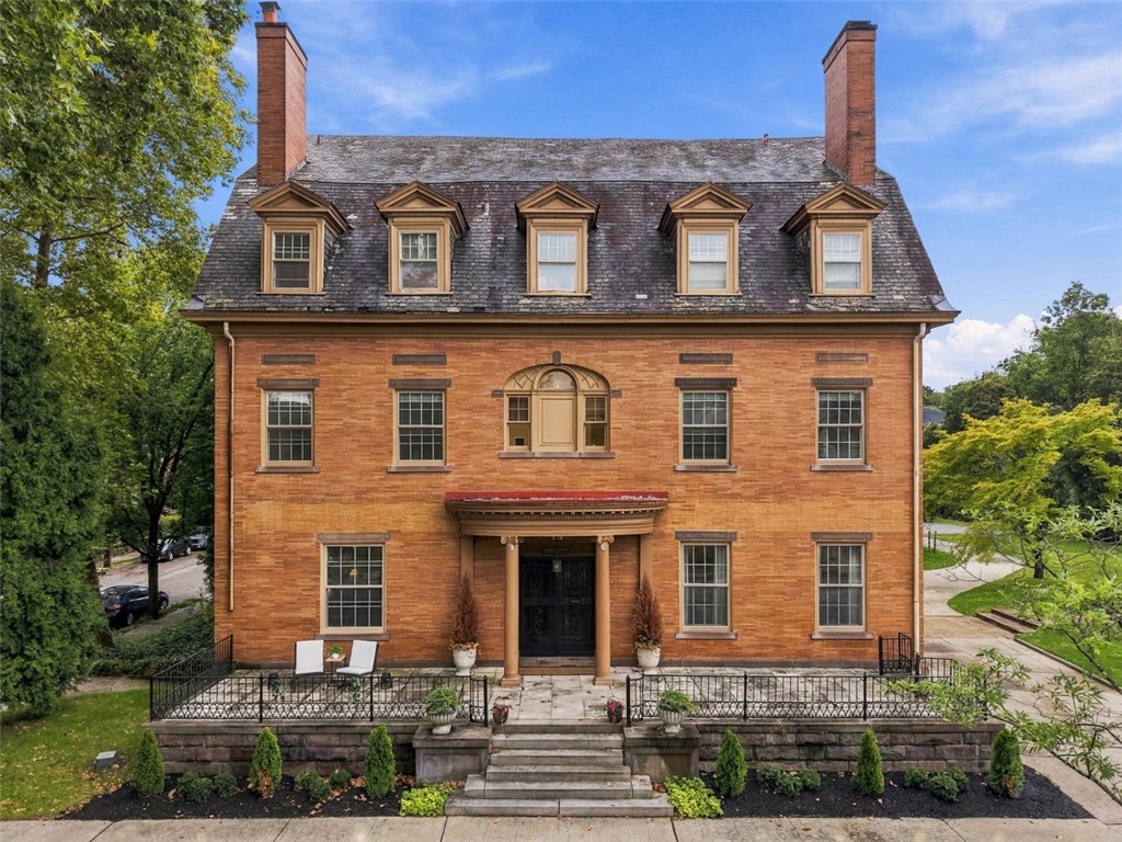 Exterior of 5238 Ellsworth Ave, Pittsburgh, PA 15232