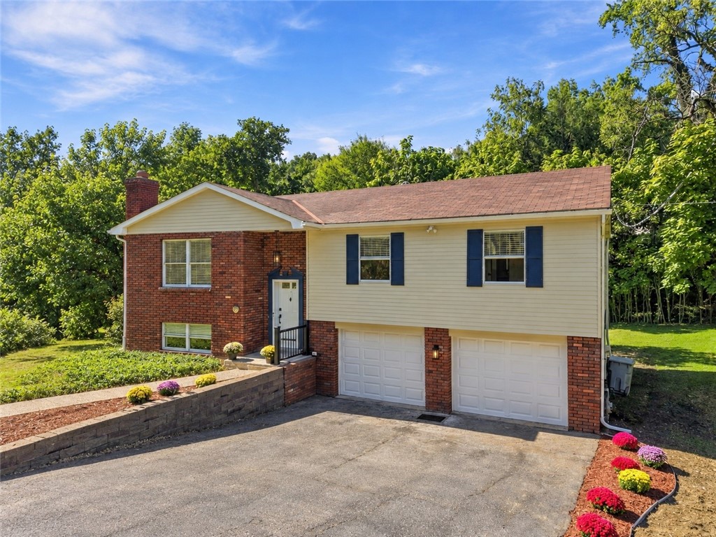 Exterior of 502 Mcelheny Rd, Glenshaw, PA 15116