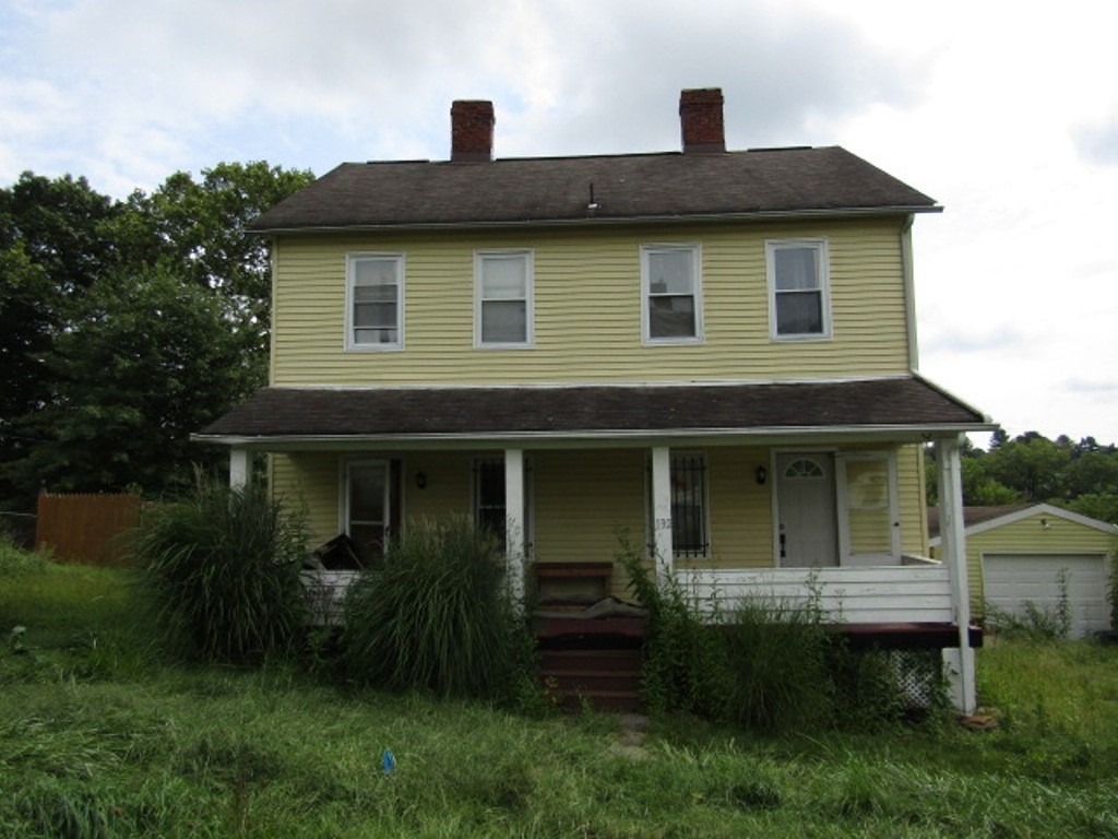 Exterior of 132 Pine St, Rillton, PA 15678