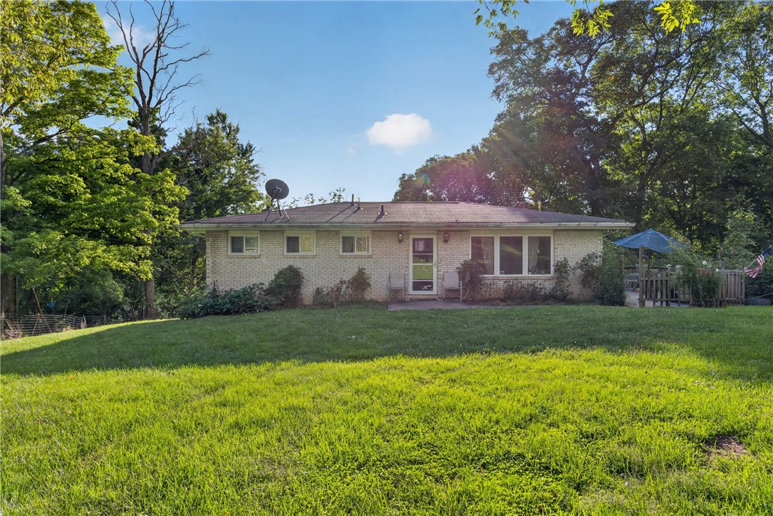 Exterior of 295 Linnwood Rd, Eighty Four, PA 15330
