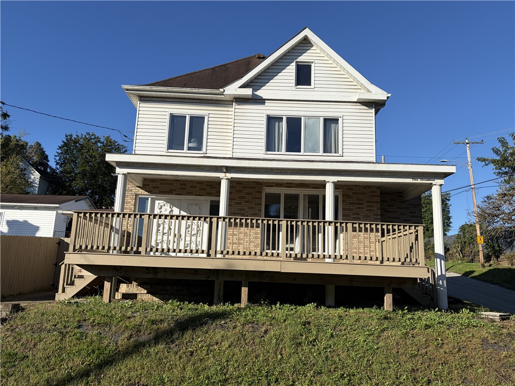 Exterior of 117 Lookout Ave, Charleroi, PA 15022