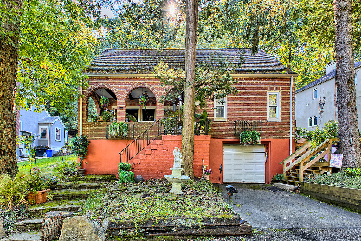 Exterior of 309 Dorothy Louise DRIVE, Jeannette, PA 15644