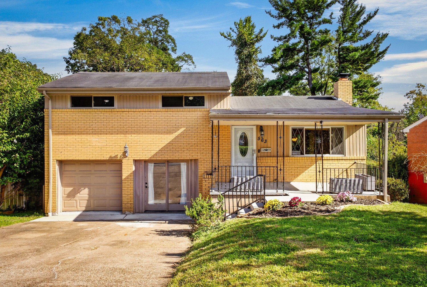 Exterior of 563 Sunnyfield DRIVE, Monroeville, PA 15146