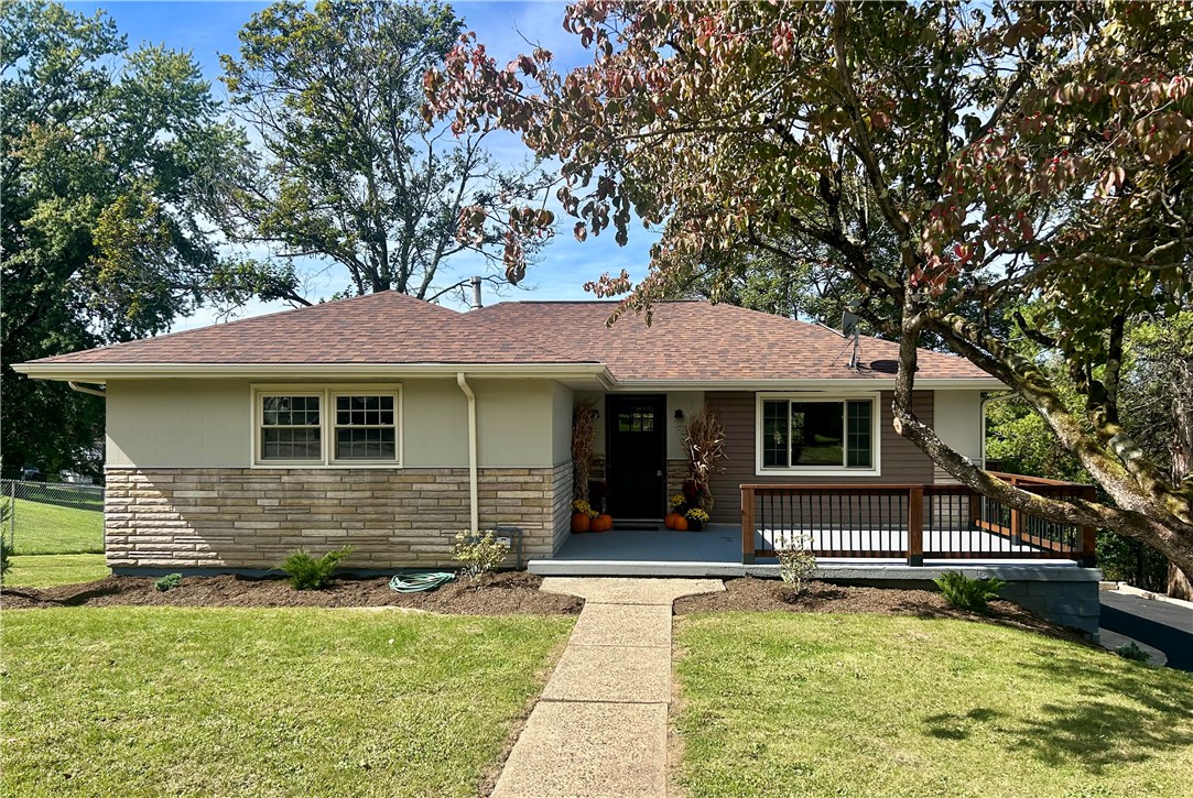 Exterior of 714 Maple Dr, Monongahela, PA 15063