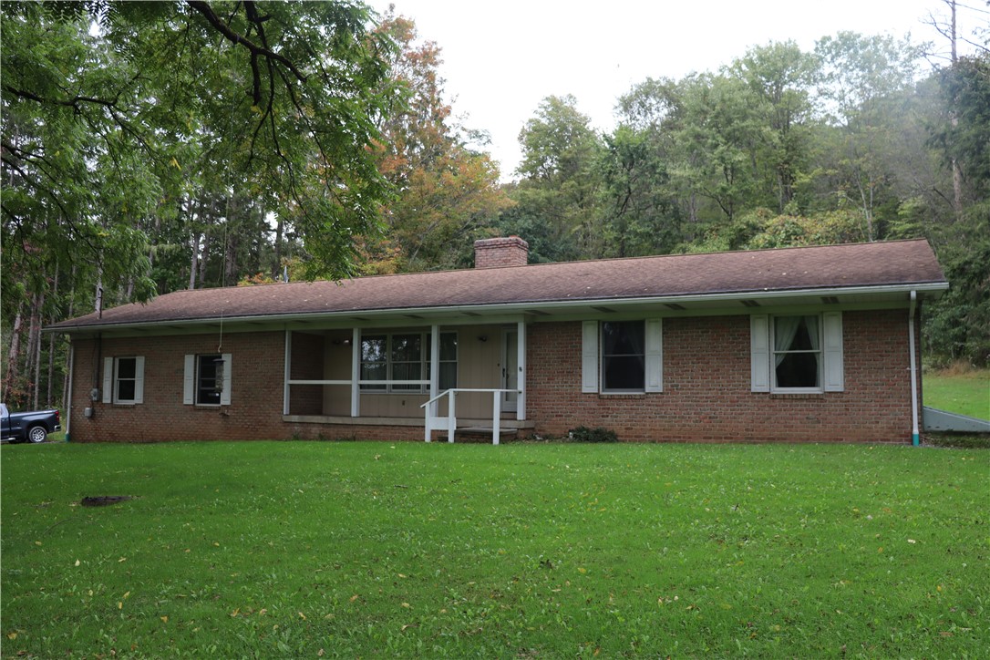 Exterior of 308 Wallace Lane, Ligonier, PA 15658