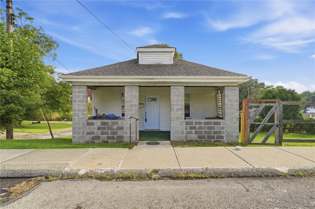 Exterior of 500 Wylie Ave, Clairton, PA 15025