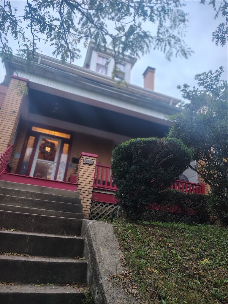 Exterior of 104 E Agnew Ave, Pittsburgh, PA 15210