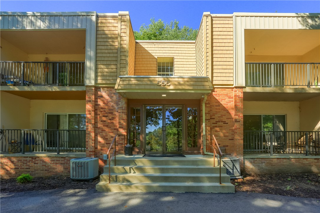 Exterior of 555 Sloop Rd 14, Pittsburgh, PA 15237