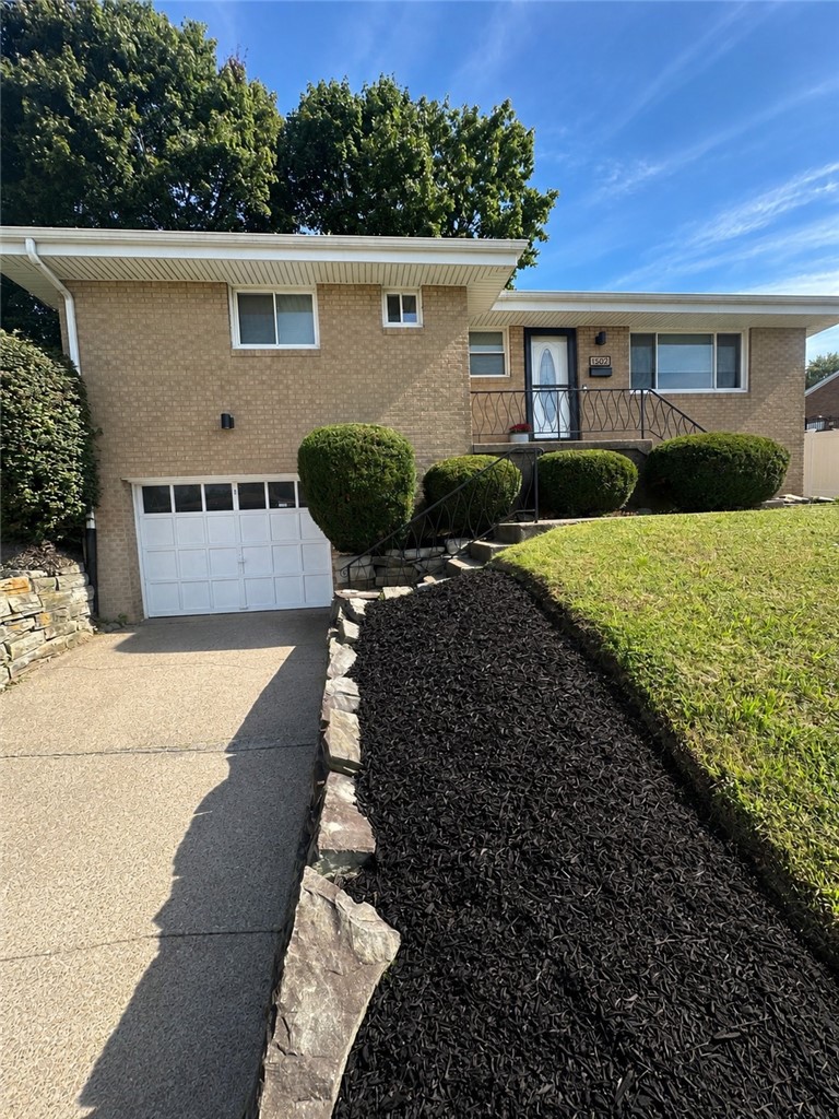 Exterior of 1502 Whitewood Dr, Pittsburgh, PA 15220