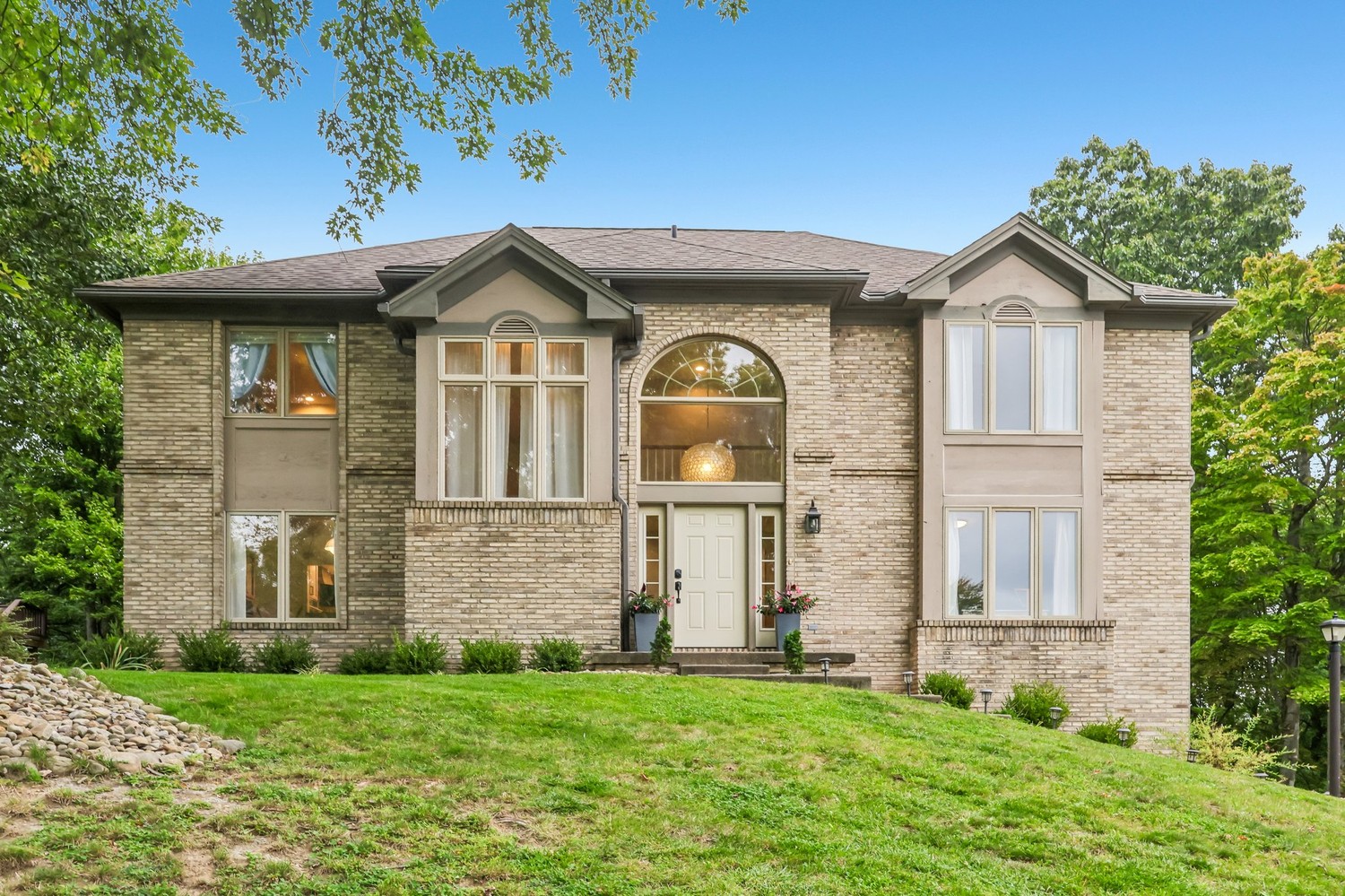 Exterior of 806 Oxford COURT, Gibsonia, PA 15044