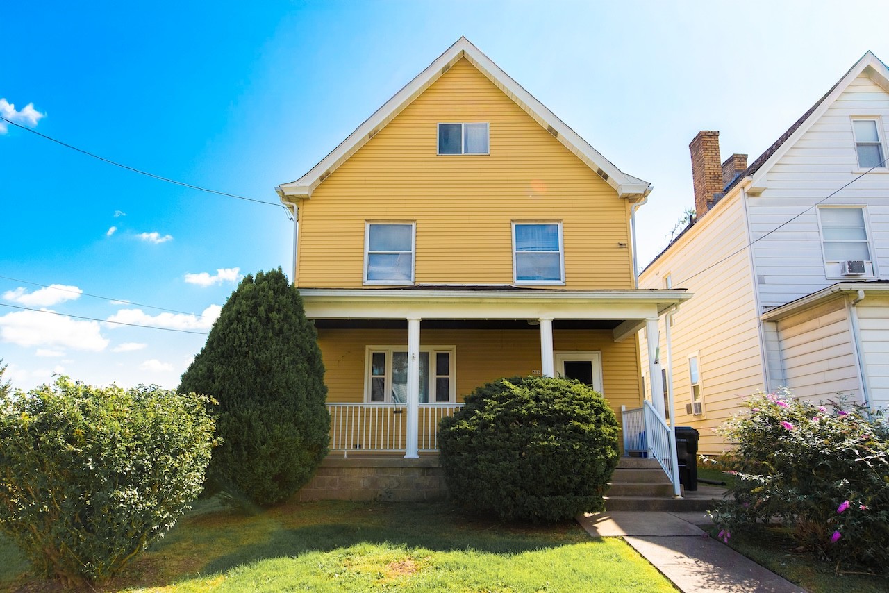 Exterior of 855 Jackson AVENUE, Monaca, PA 15061