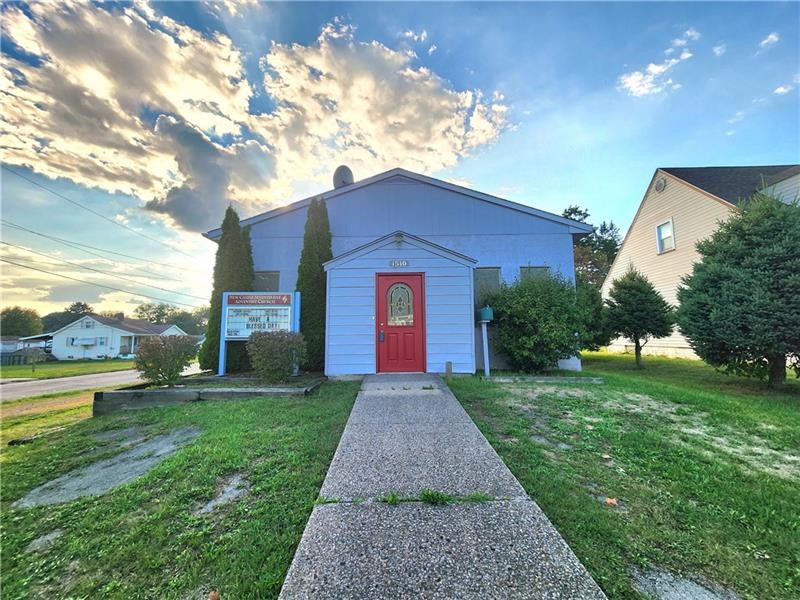 Exterior of 1512 Jackson Ave, New Castle, PA 16101