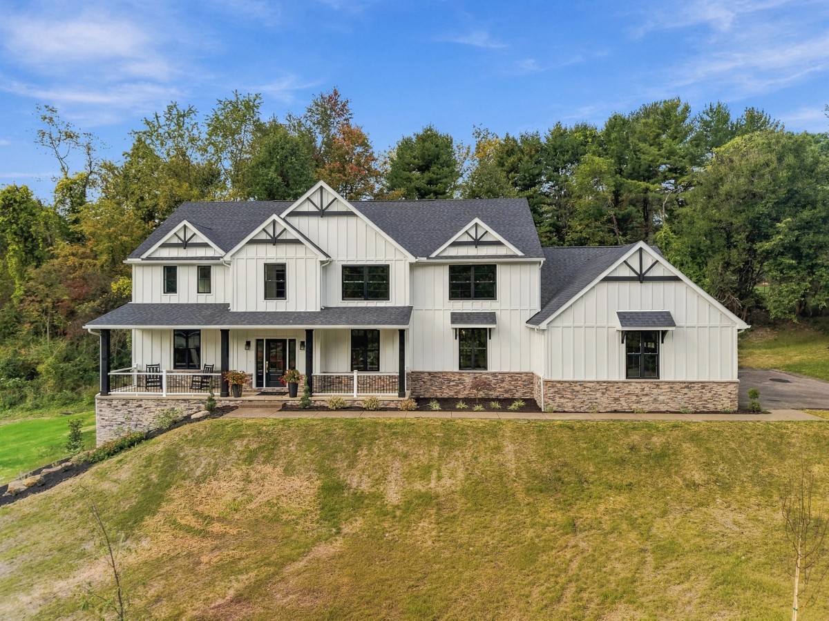 Exterior of 105 Old Indian Trail Rd, Pittsburgh, PA 15238
