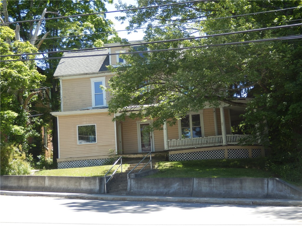 Exterior of 105 Charles St, Hooversville, PA 15936