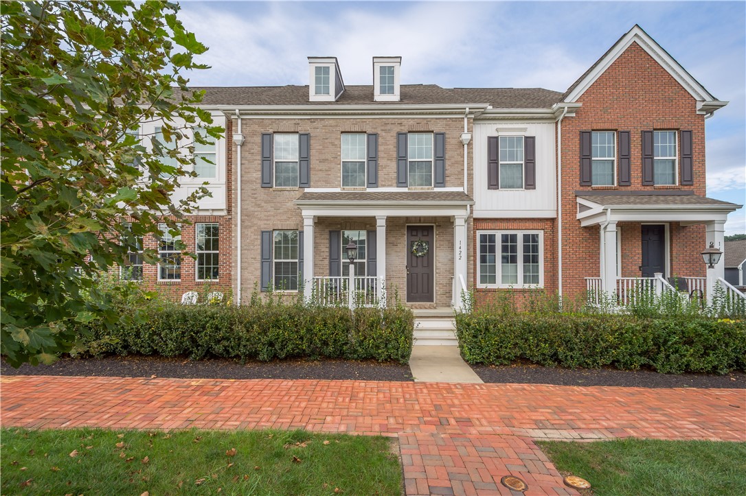 Exterior of 1422 Hastings Crescent, Bridgeville, PA 15017