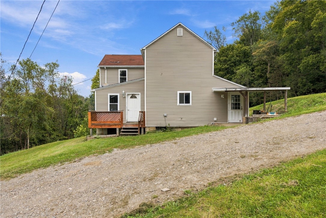 Exterior of 930 Duvall Road, Charleroi, PA 15022