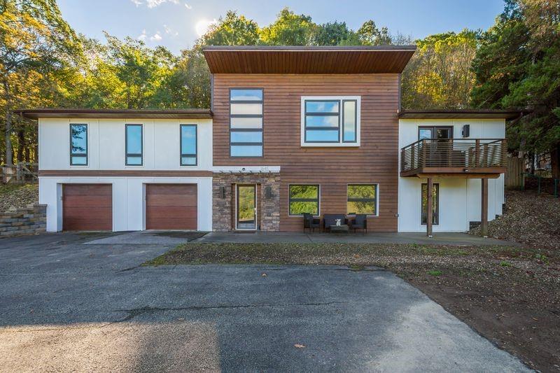 Exterior of 1645 Pegher Lane, Sewickley, PA 15143