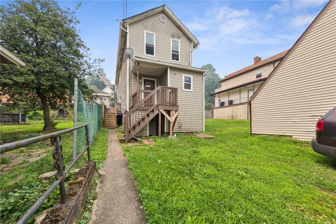 Exterior of 1008 FALLOWFIELD AVE, Charleroi, PA 15022