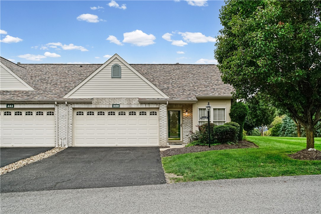 Exterior of 400 Katy Ln, Oakdale, PA 15071