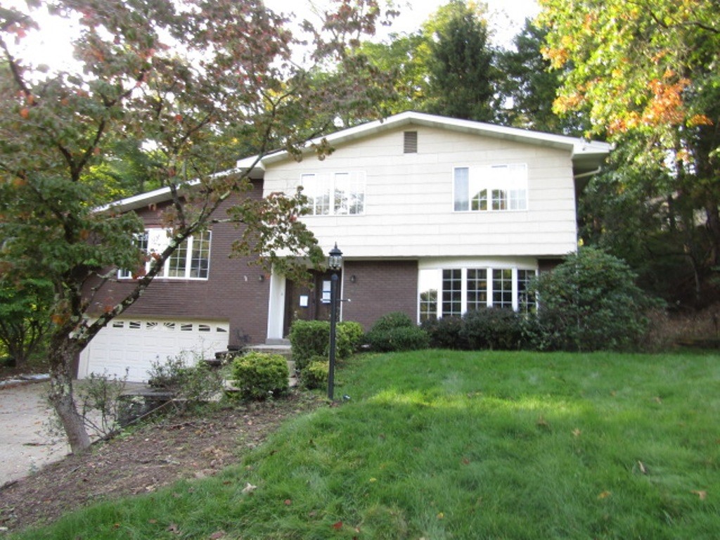 Exterior of 3808 Edinburg Dr, Murrysville, PA 15668