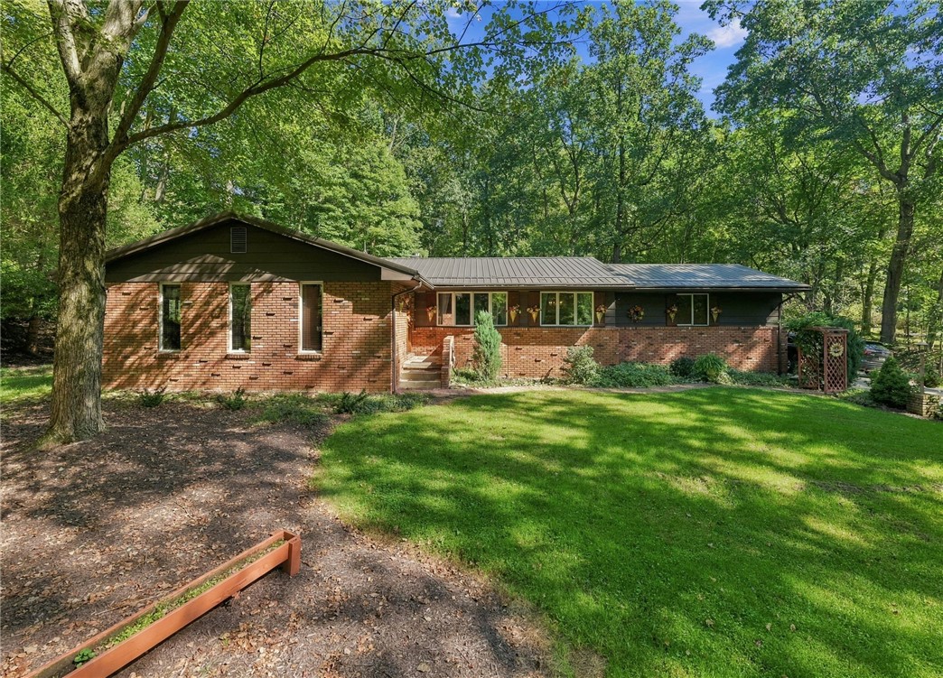 Exterior of 1450 Breakneck Road, PA 15425