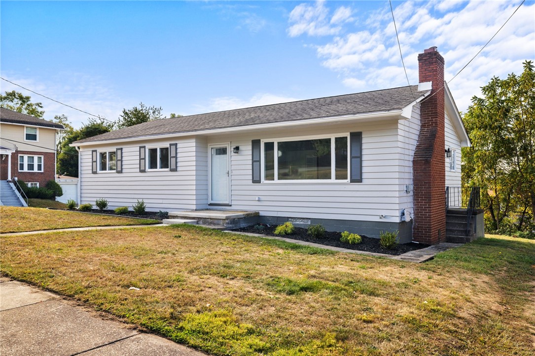 Exterior of 126 E Edison Avenue, New Castle, PA 16101