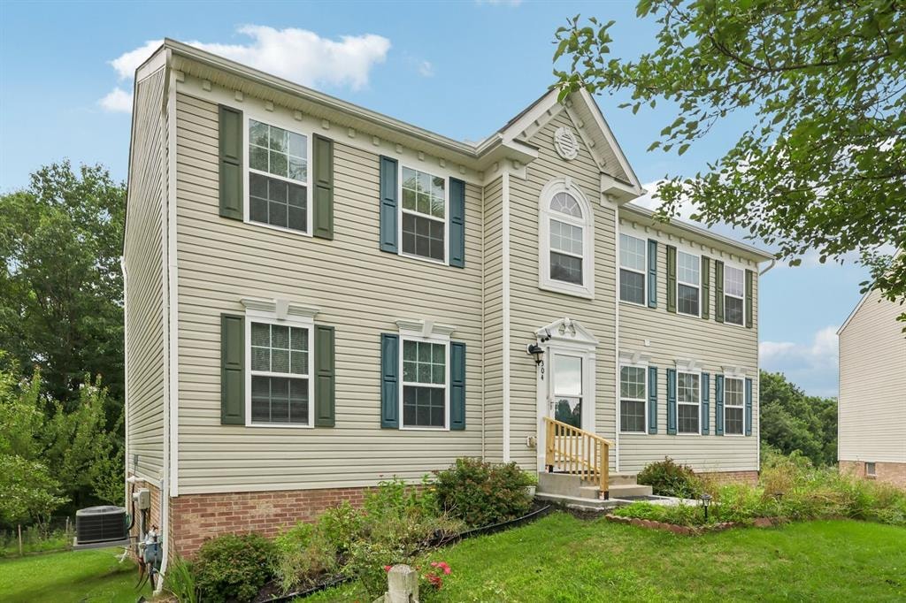 Exterior of 304 Maplewood Lane, Imperial, PA 15126