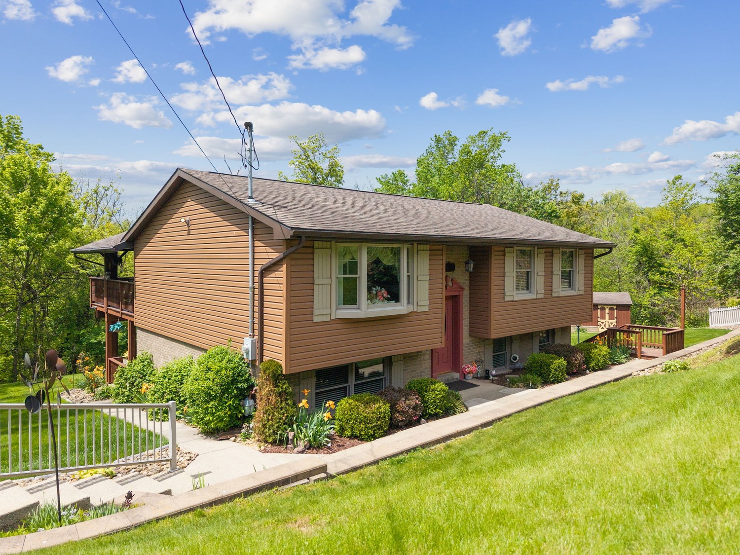 Exterior of 909 Our Way, Irwin, PA 15642