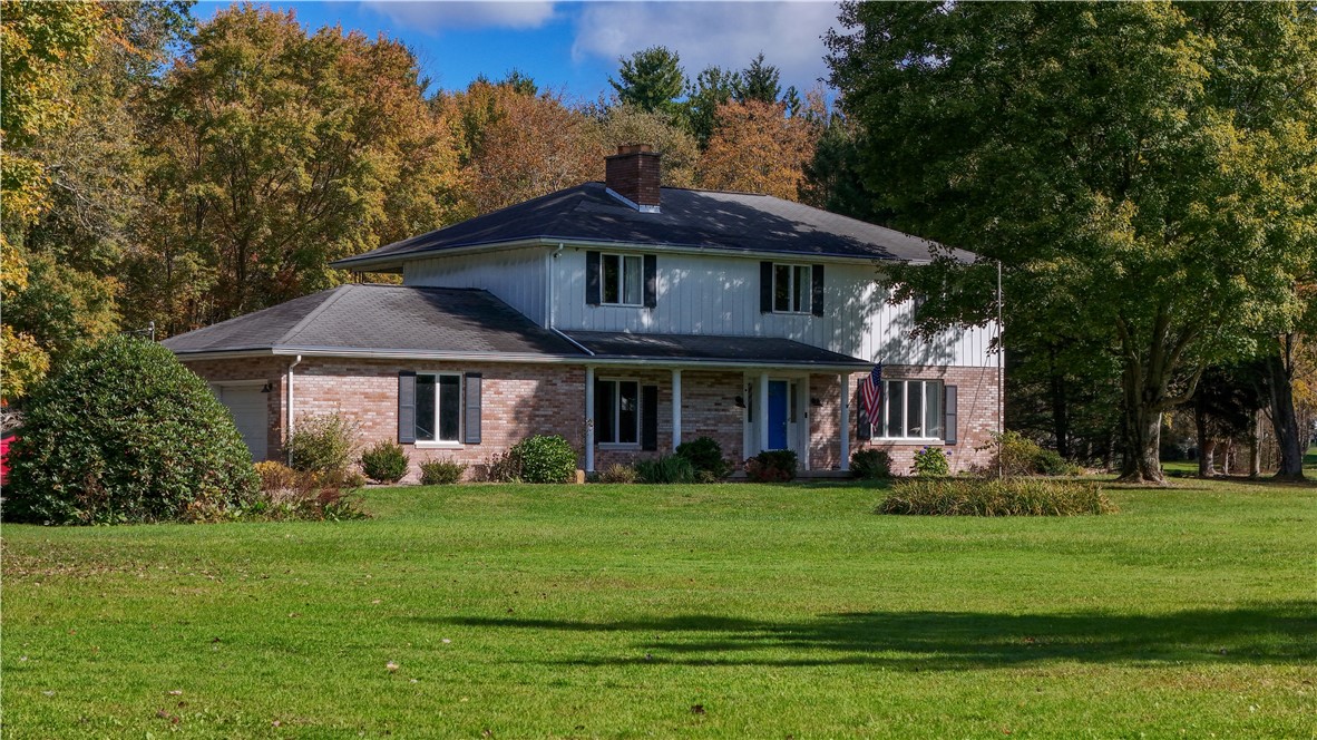 Exterior of 26 Country Club Rd., Grove City, PA 16127