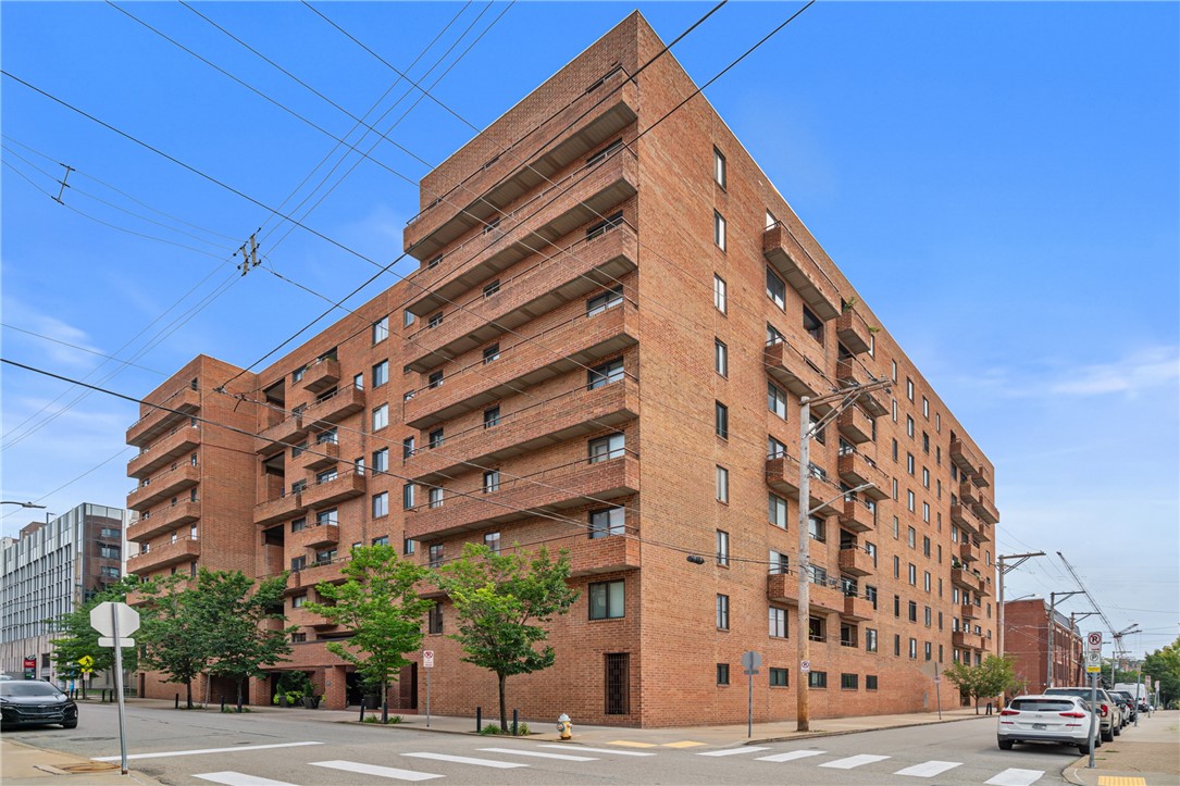 Exterior of 307 S DITHRIDGE 208, Pittsburgh, PA 15213