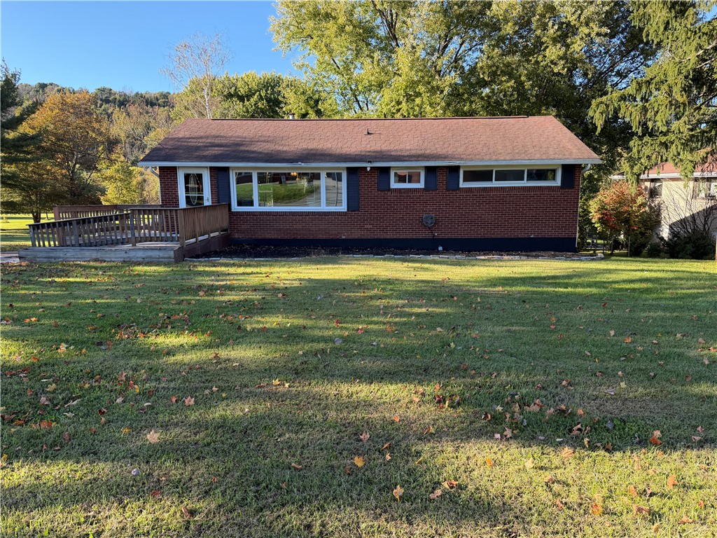 Exterior of 1049 SCHOOL ROAD, Leechburg, PA 15656