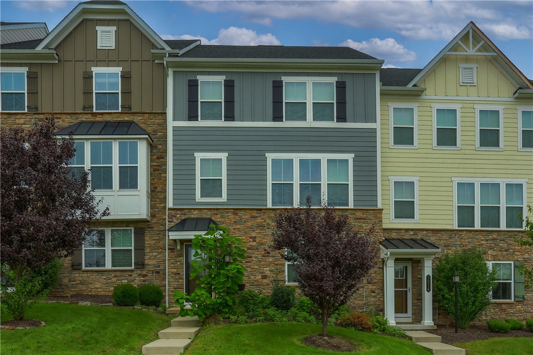 Exterior of 1026 Adair Ave, Valencia, PA 16059