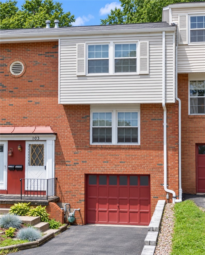 Exterior of 103 Hickory Cir, Canonsburg, PA 15317
