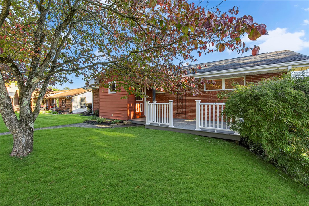 Exterior of 183 Gourley Ln, Monaca, PA 15061