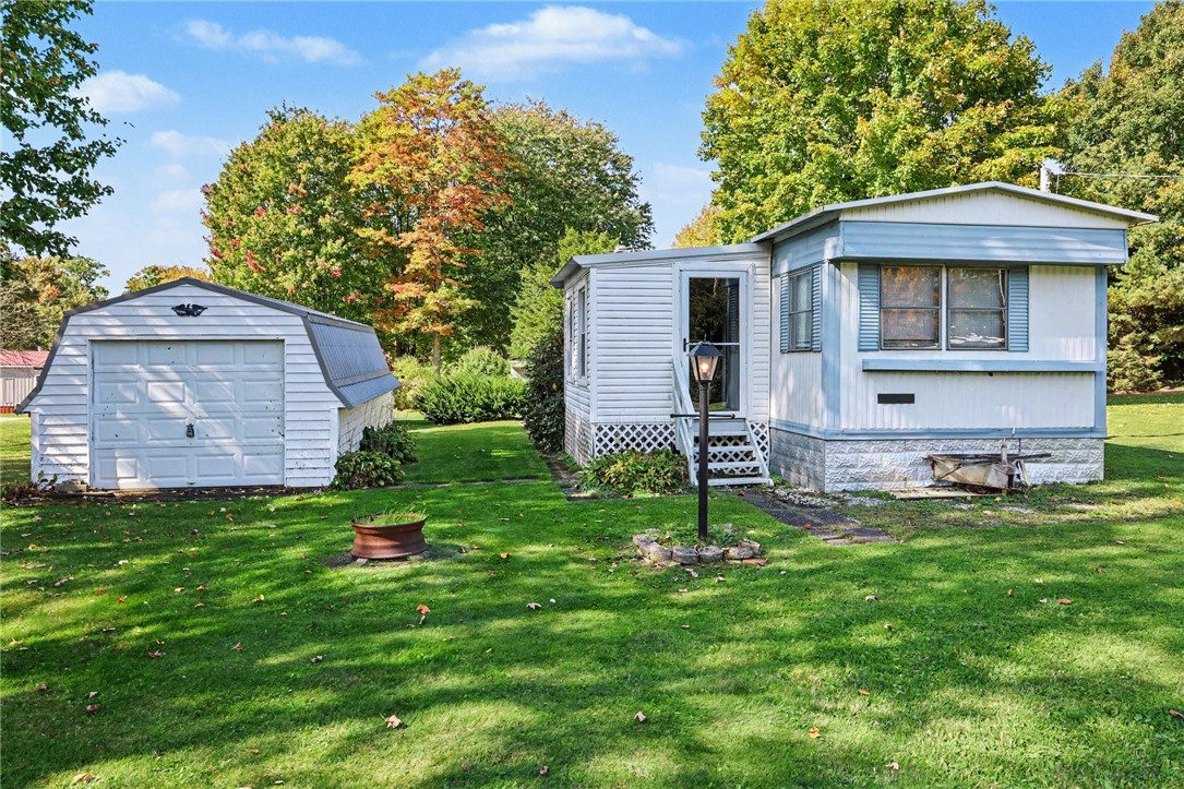 Exterior of 14593 Ridgecrest Dr, Linesville, PA 16424