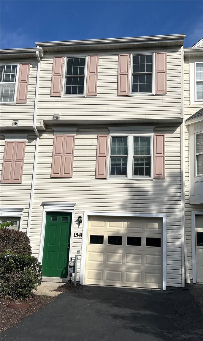 Exterior of 1341 Meadowbrook Dr, Canonsburg, PA 15317