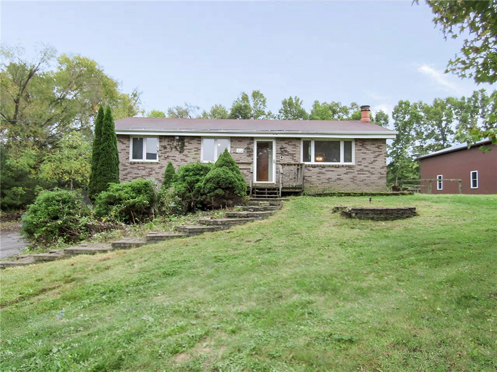 Exterior of 312 Leslie Rd, Valencia, PA 16059