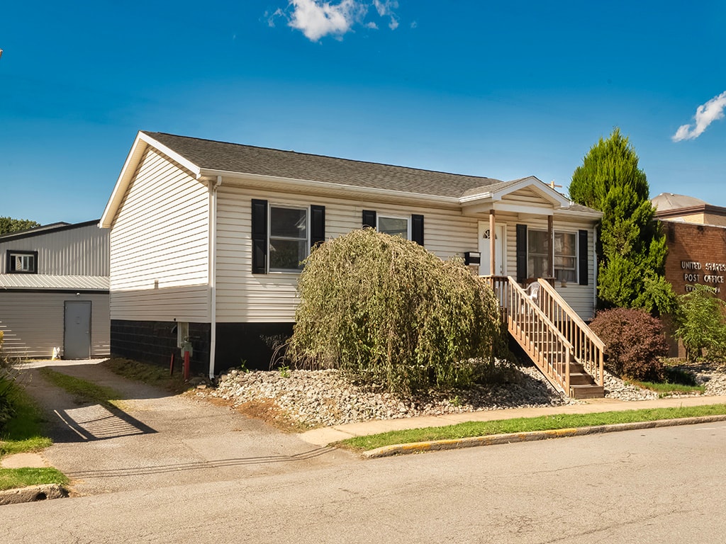 Exterior of 136 S Jackson St S, Evans City, PA 16033