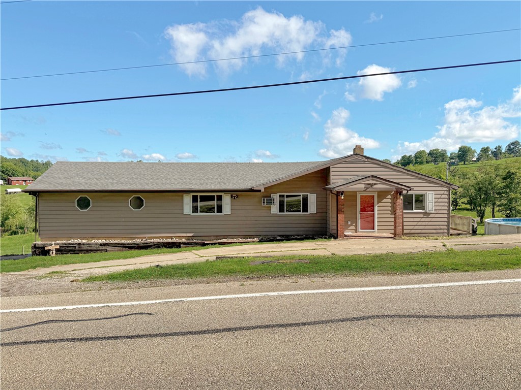 Exterior of 621 Washington Pike, Avella, PA 15312