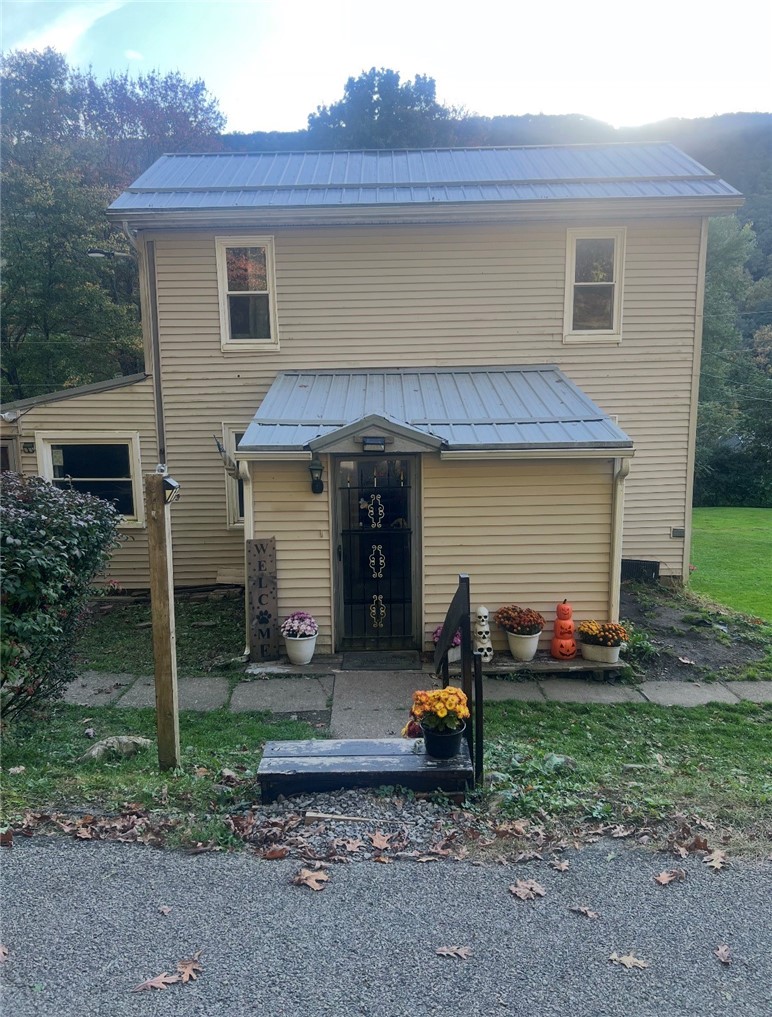 Exterior of 137 Watson Ave, Kennerdell, PA 16374