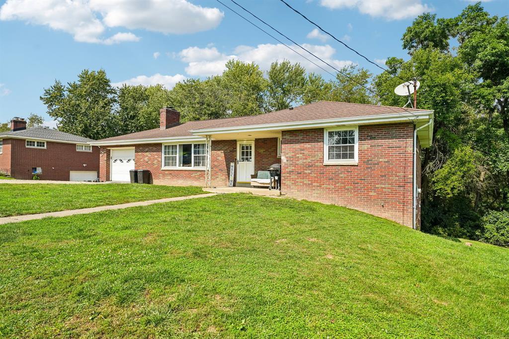 Exterior of 228 Walnut STREET, Houston, PA 15342